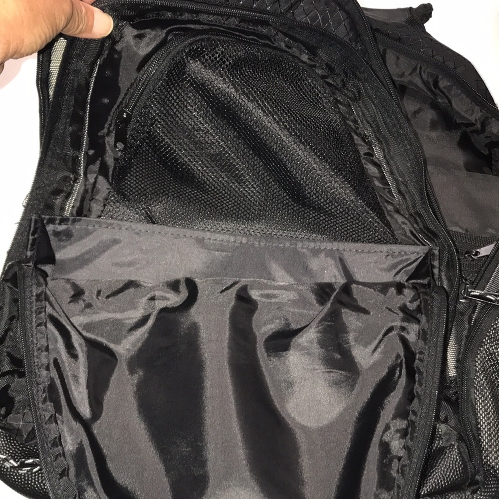 Targus Bookbag/Backpack - Picture 4 of 16